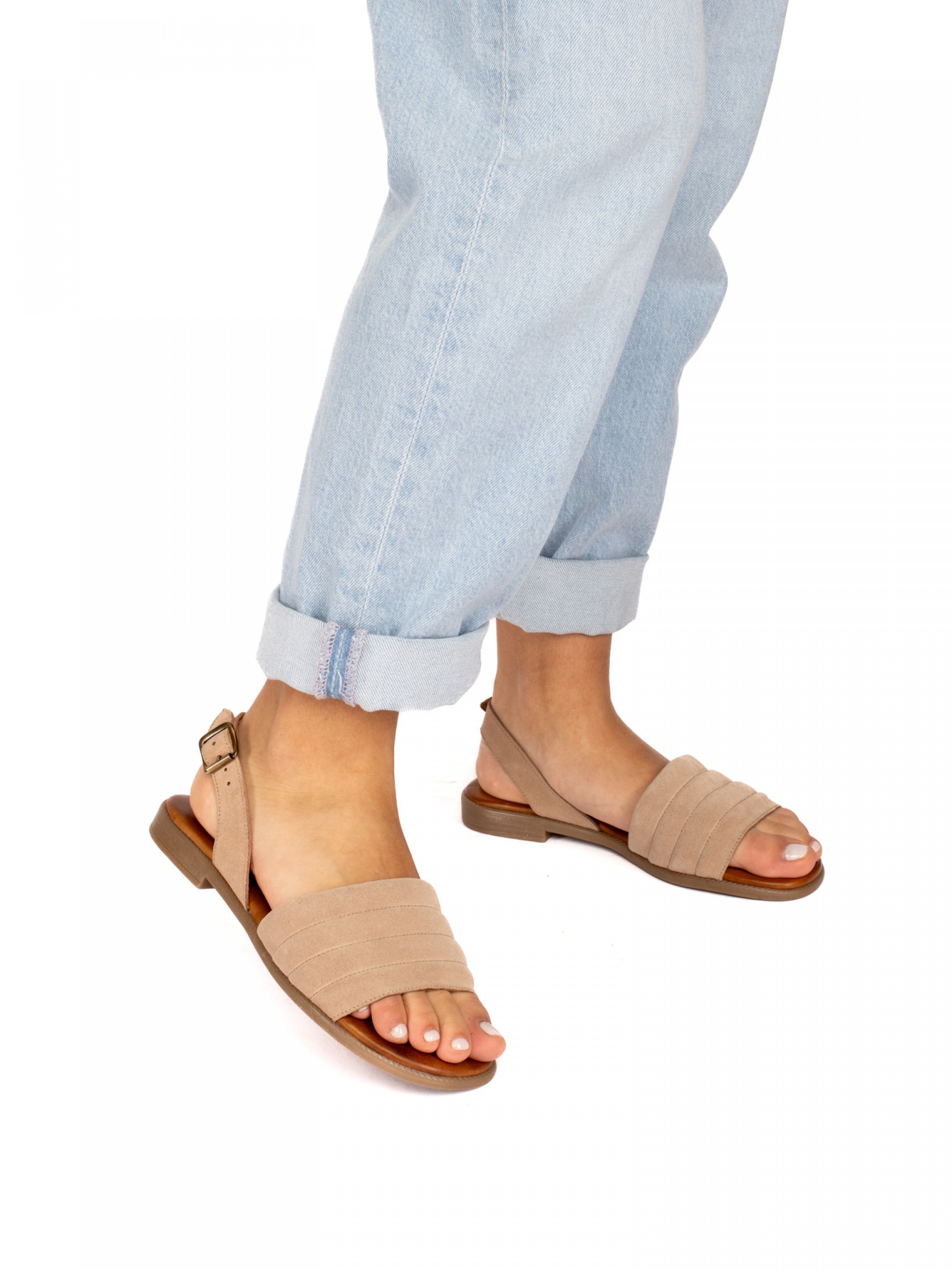 Flat Sandal in Suede with Cushioned Straps