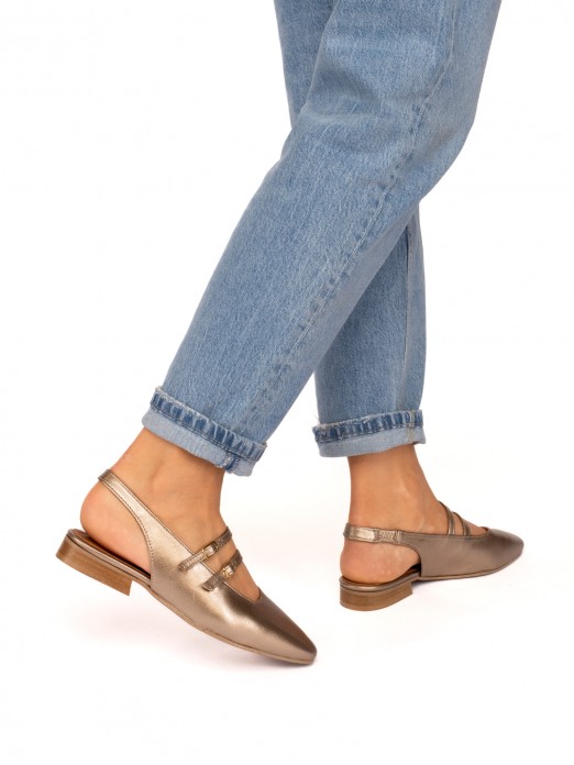 Flat Laminated Leather Shoes with Buckles