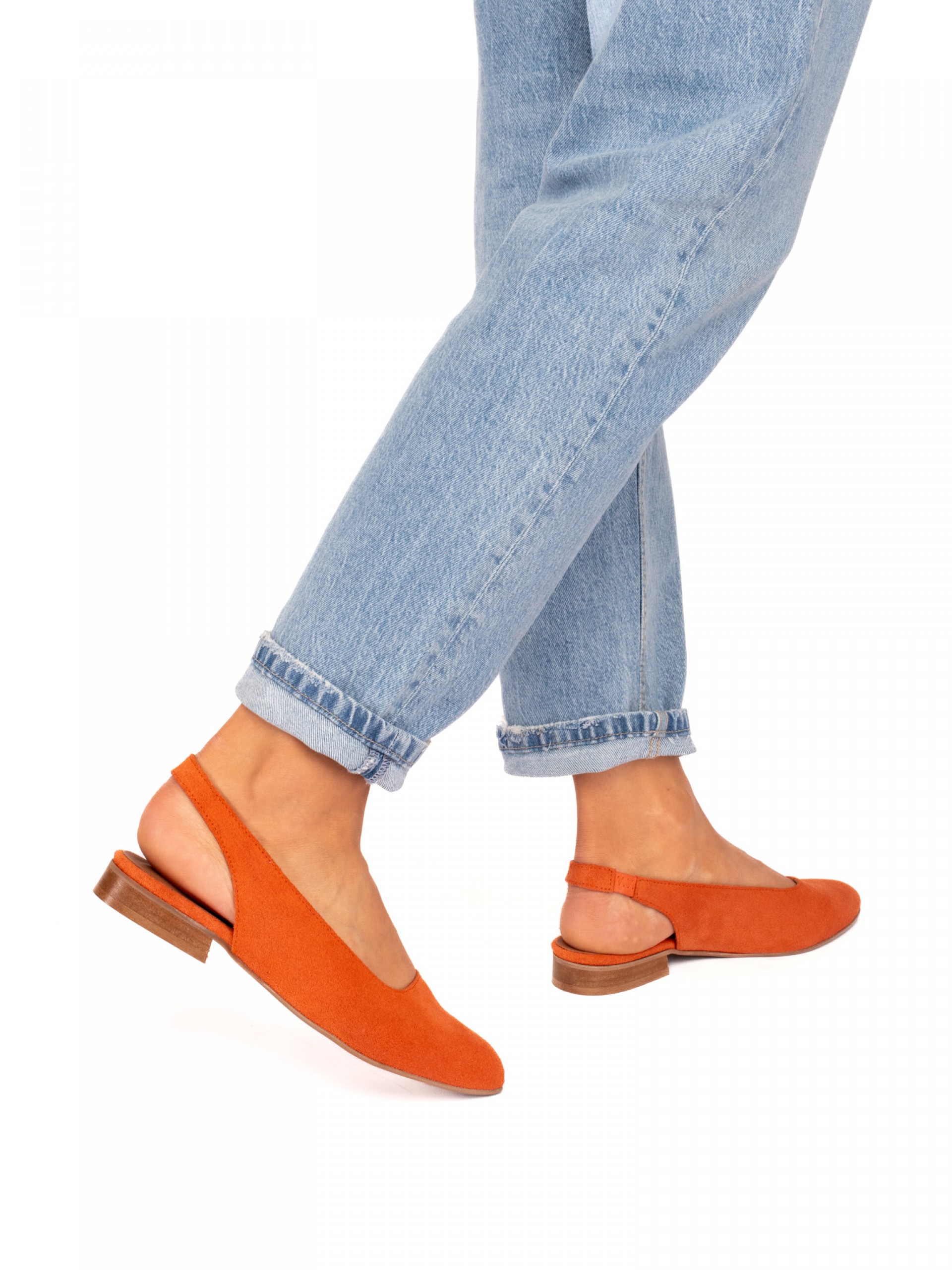 Sapato Raso em Camurça