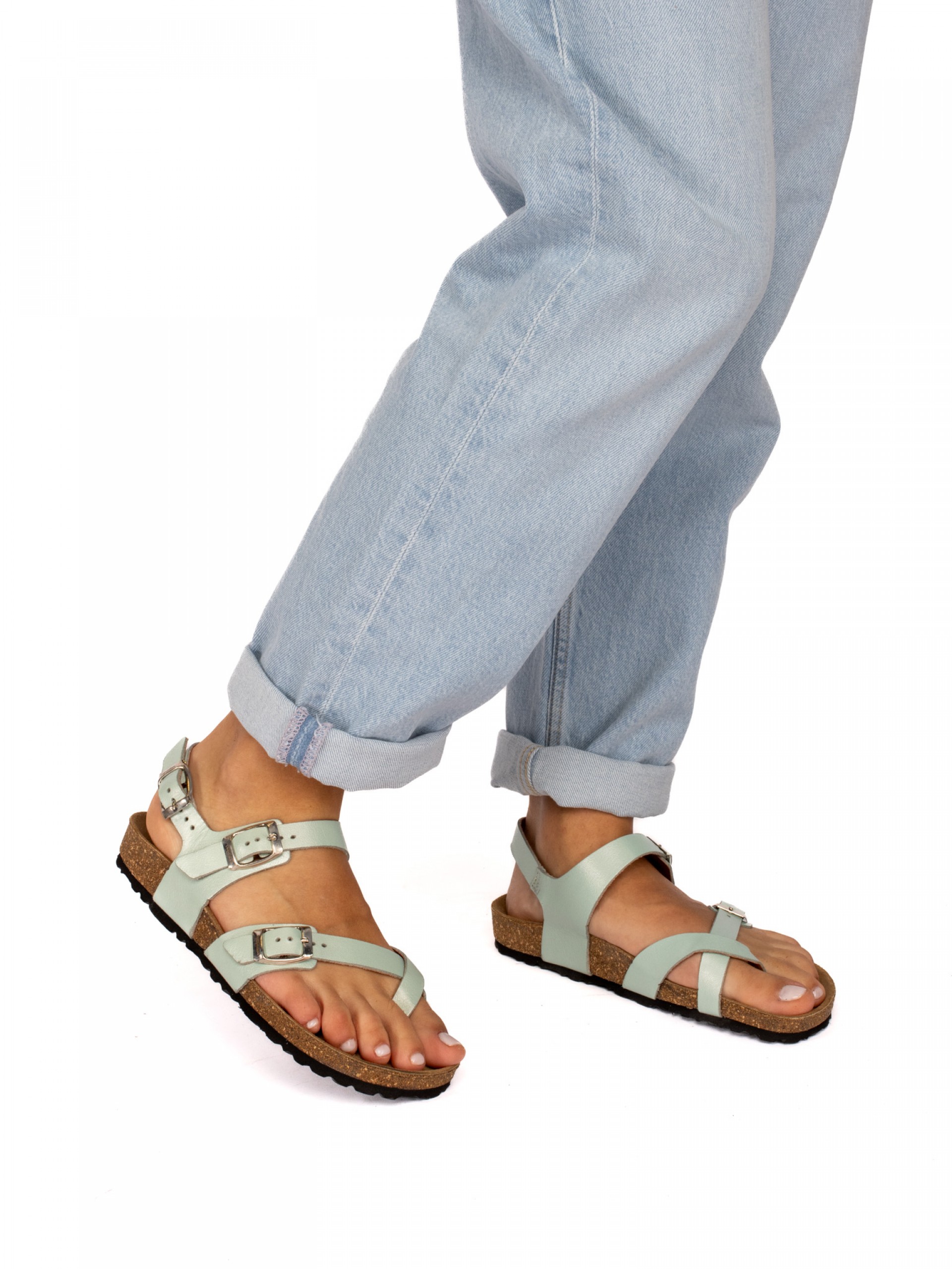 Sandália com Fivelas Pele Laminada