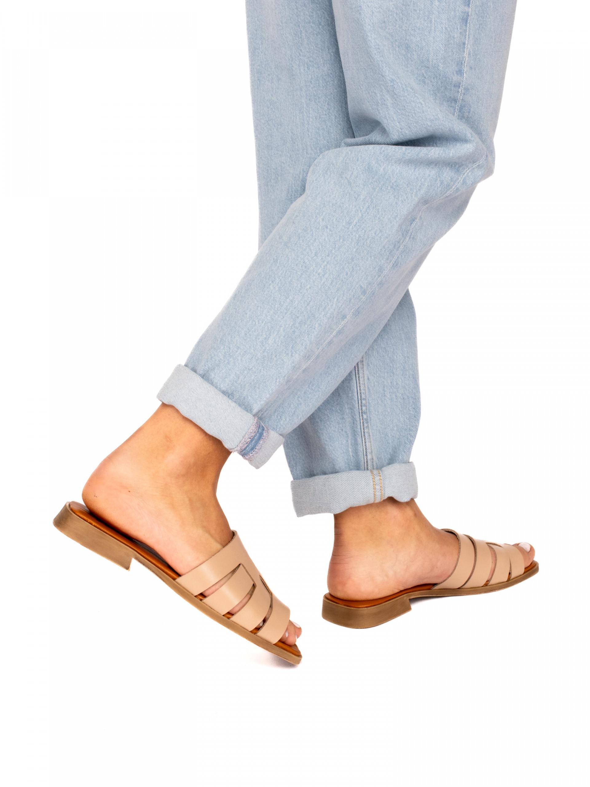 Chinela Tiras em Pele