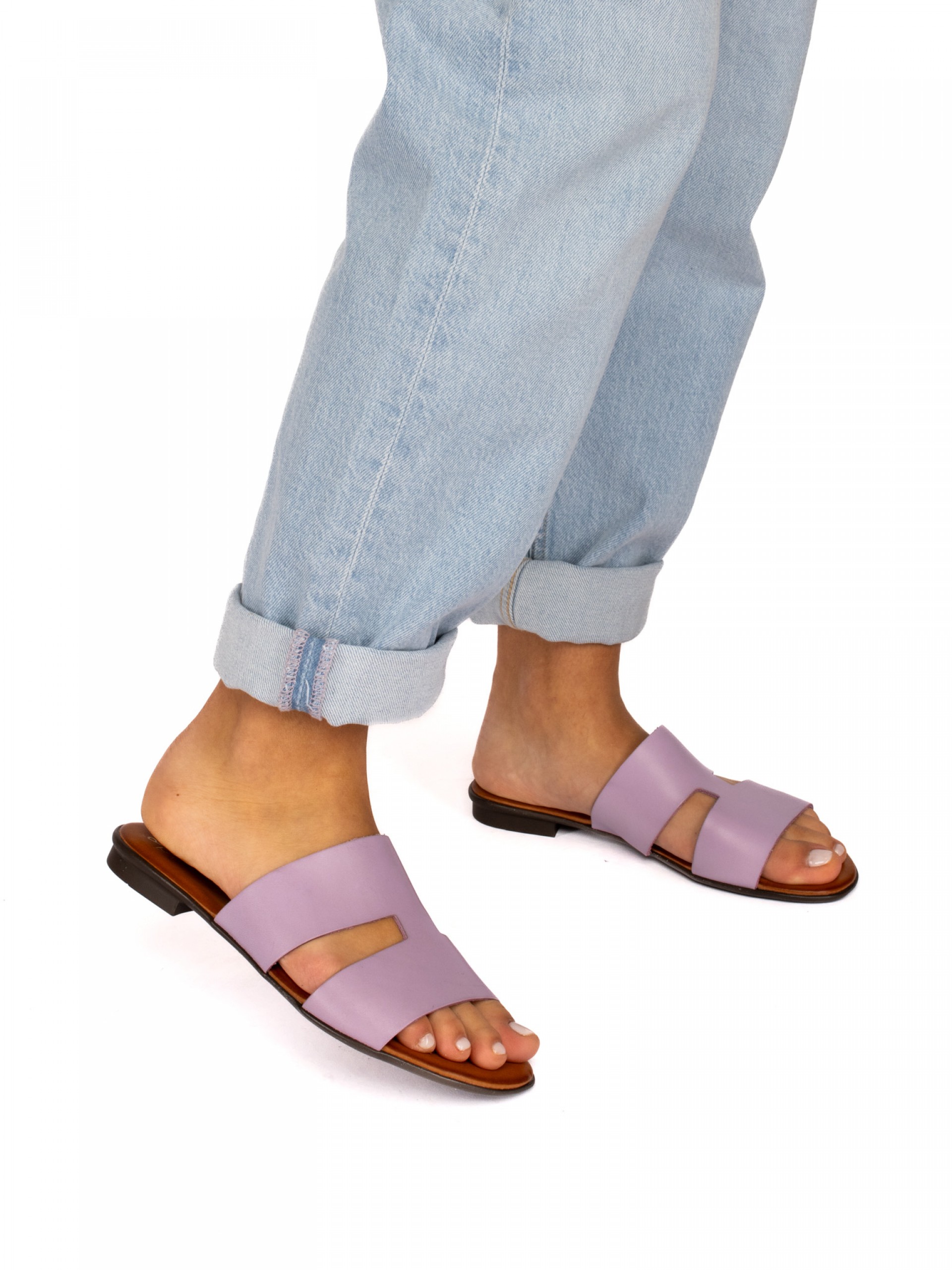 Chinela Recorte em Pele