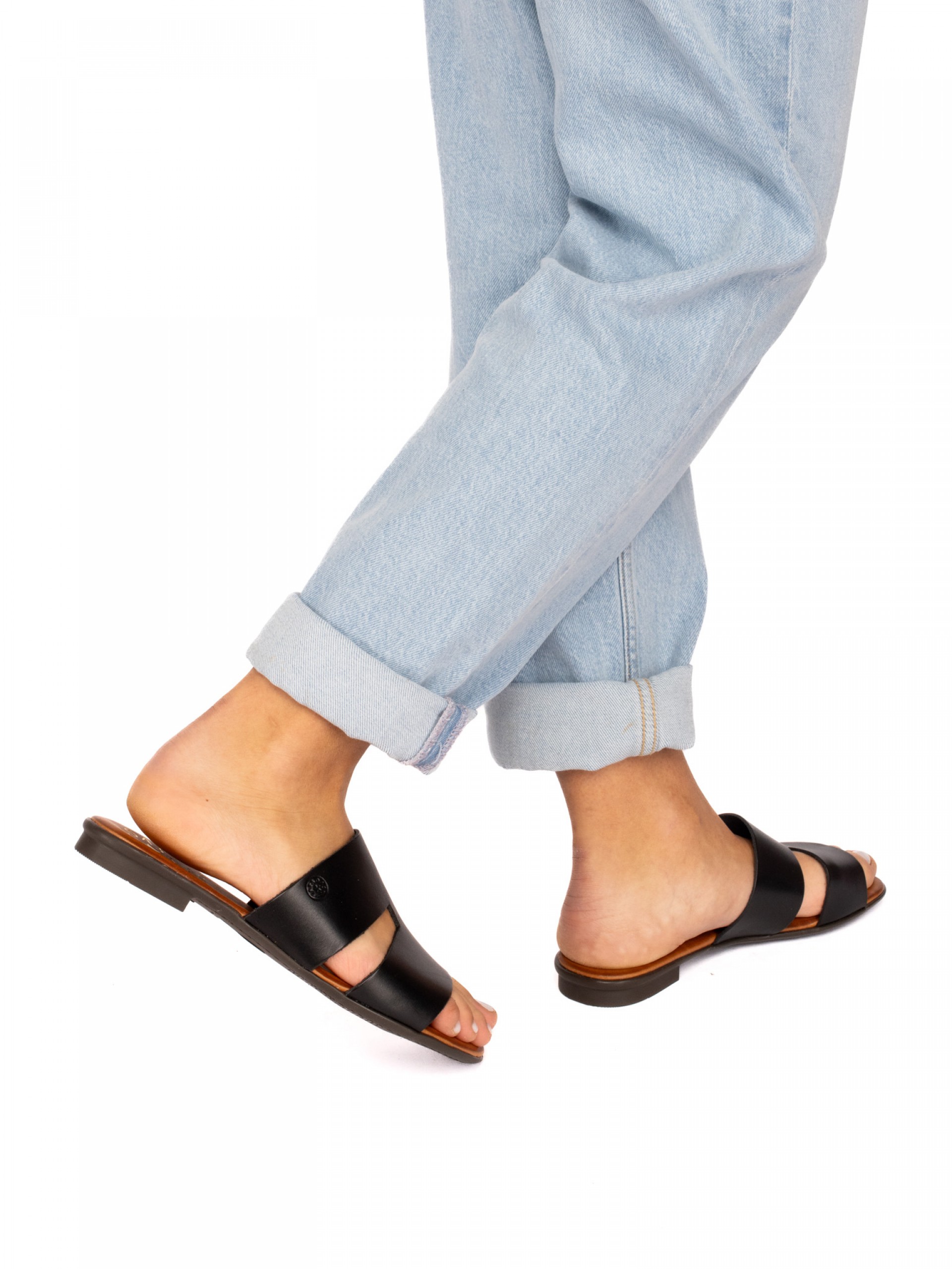 Chinela Recorte em Pele