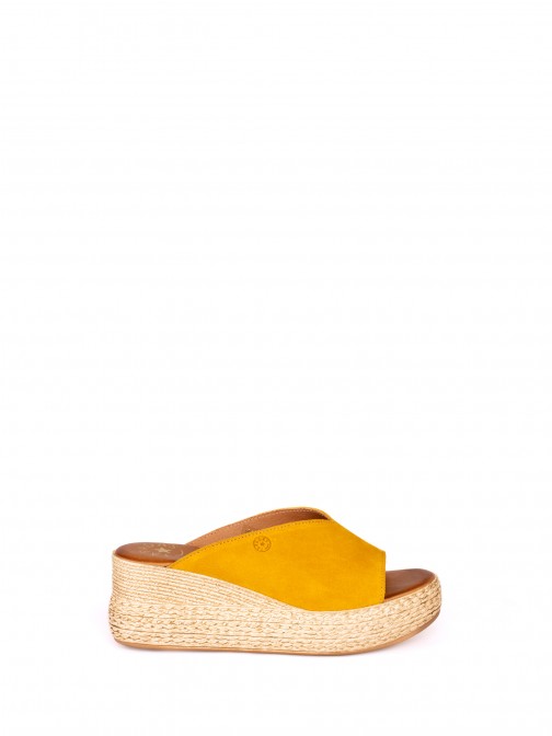 Wedge Sandal in Suede