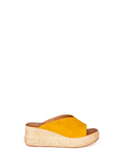 Wedge Sandal in Suede