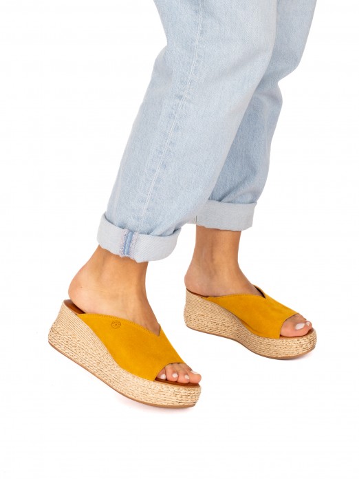 Wedge Sandal in Suede