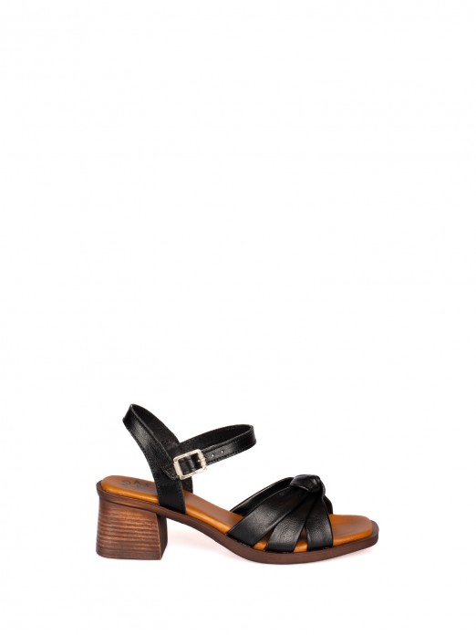 Heeled Sandal with Knot in Leather