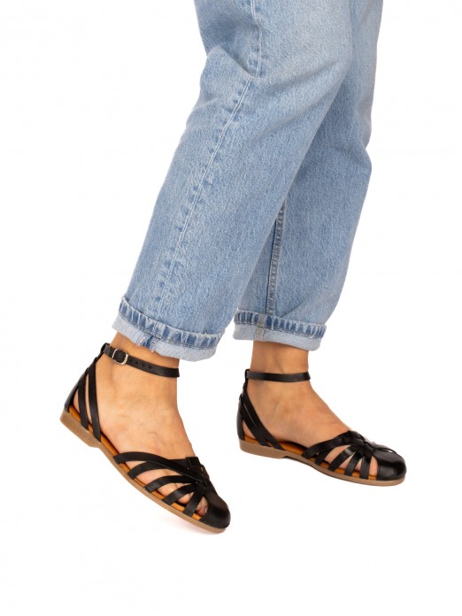 Flat Sandal with Multiple Leather Straps