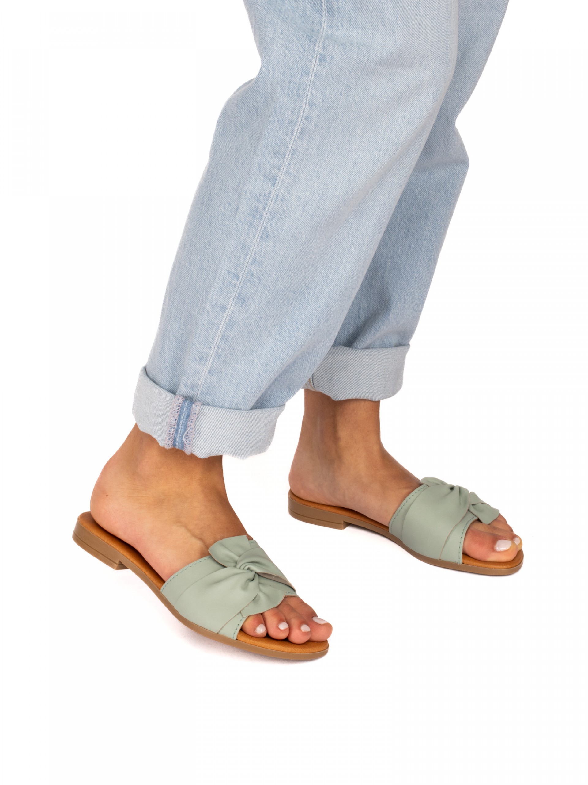 Chinela em Pele com Laço