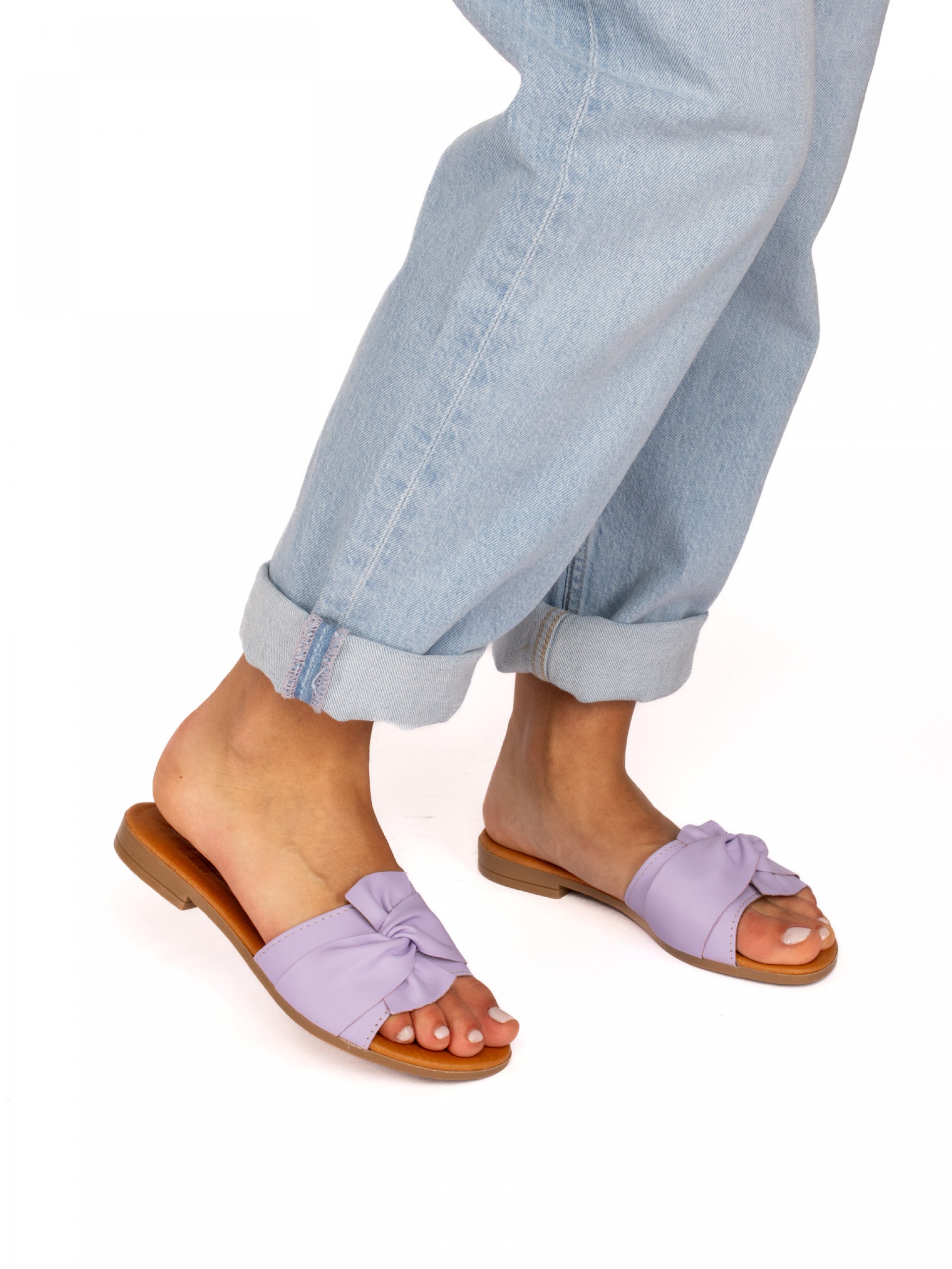 Chinela em Pele com Laço