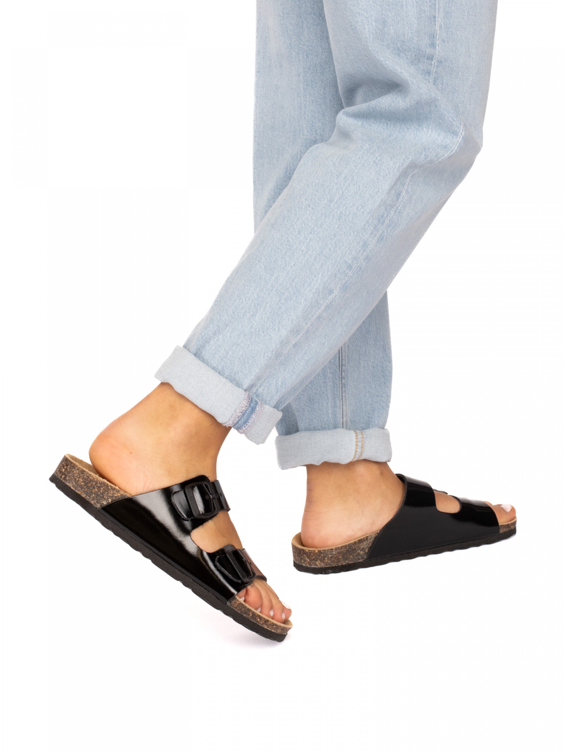 Chinela Bio com Duas Fivelas em Verniz