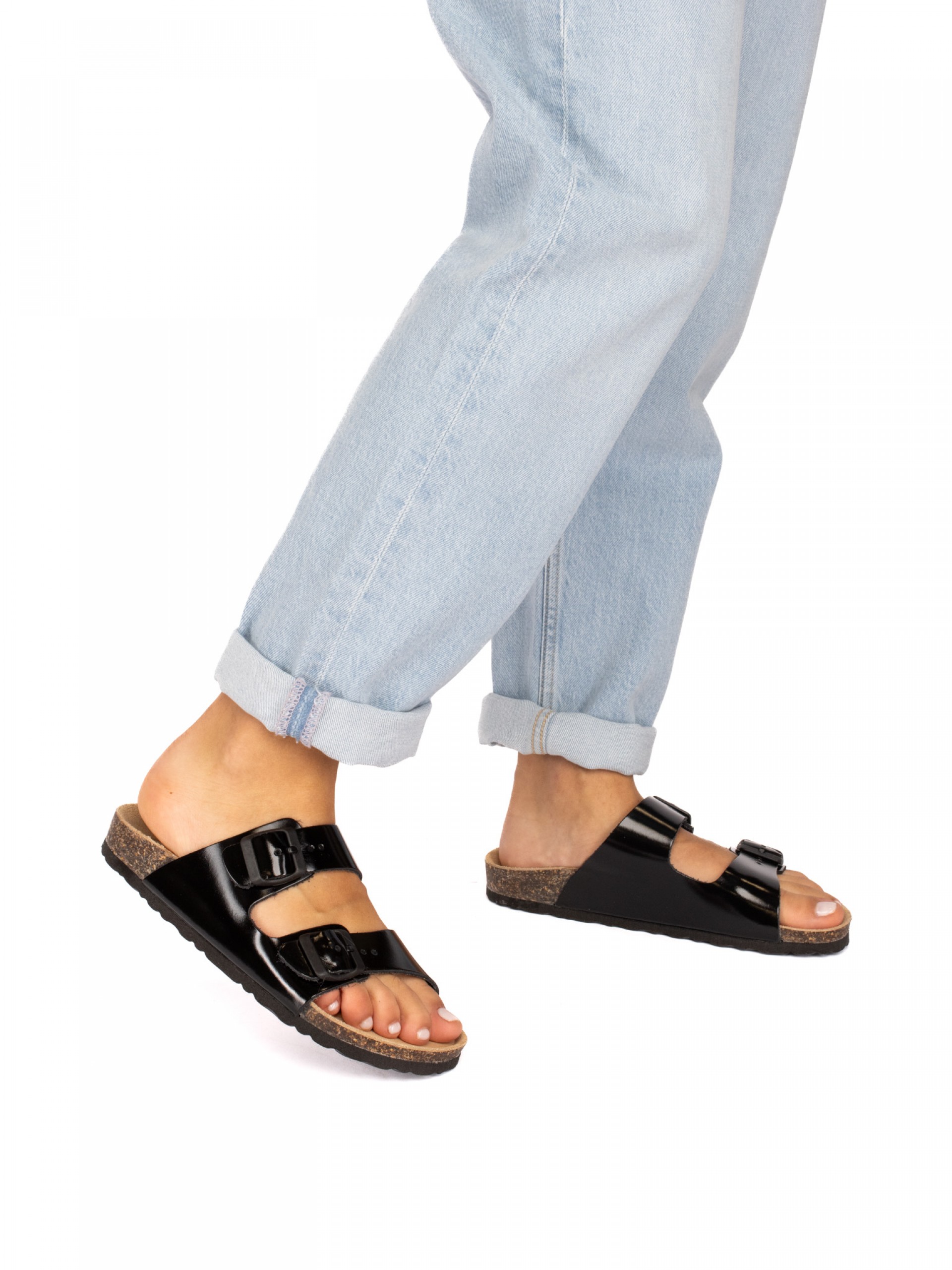 Chinela Bio com Duas Fivelas em Verniz