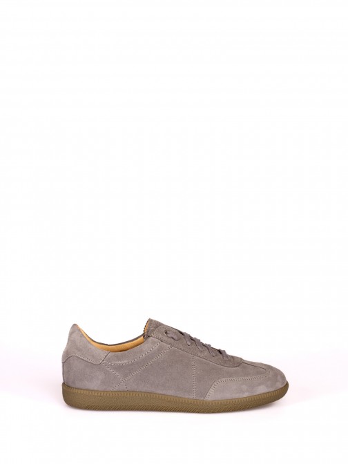 Suede Sports Shoe