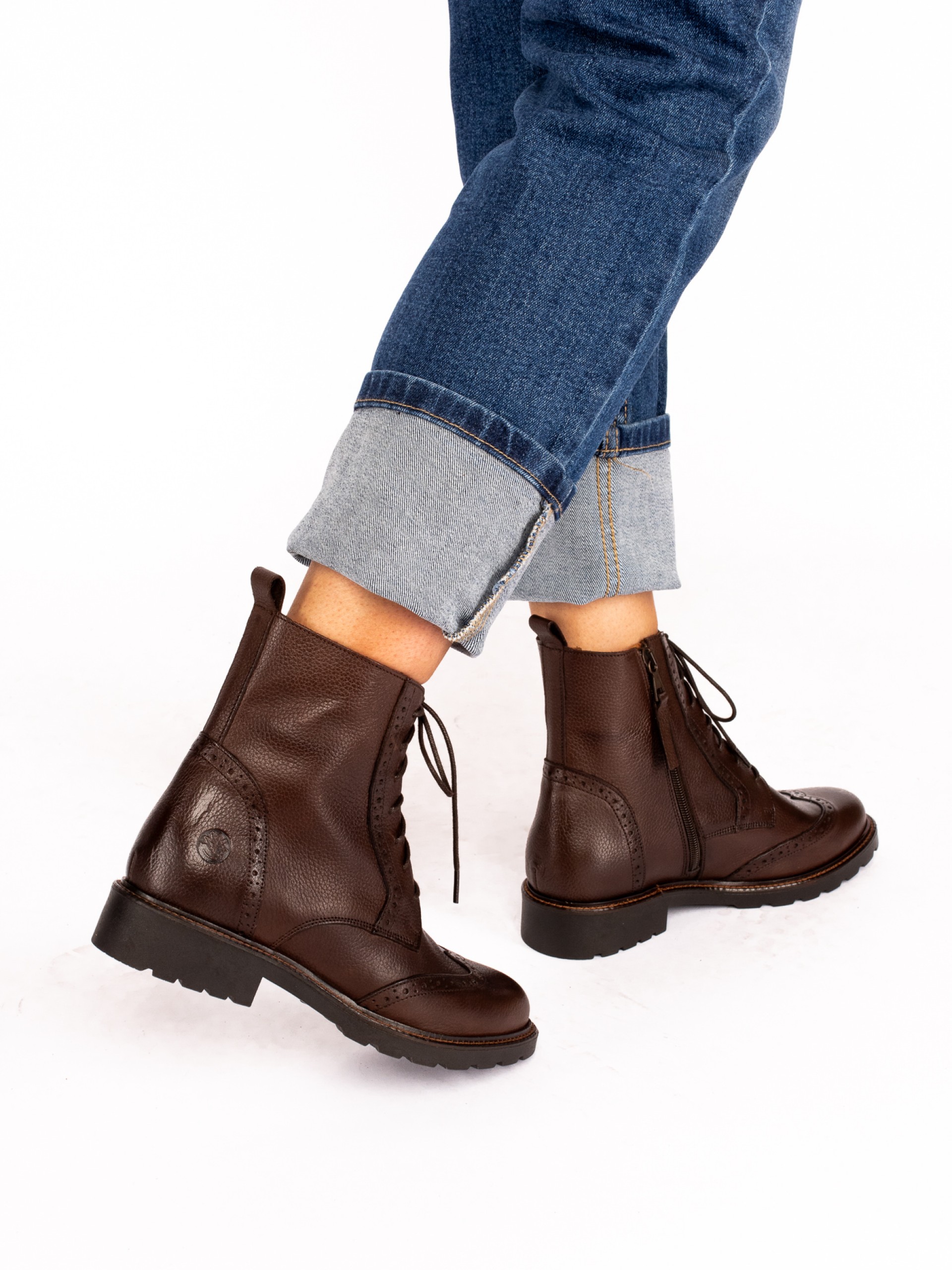 Botim Oxford
 em pele batida