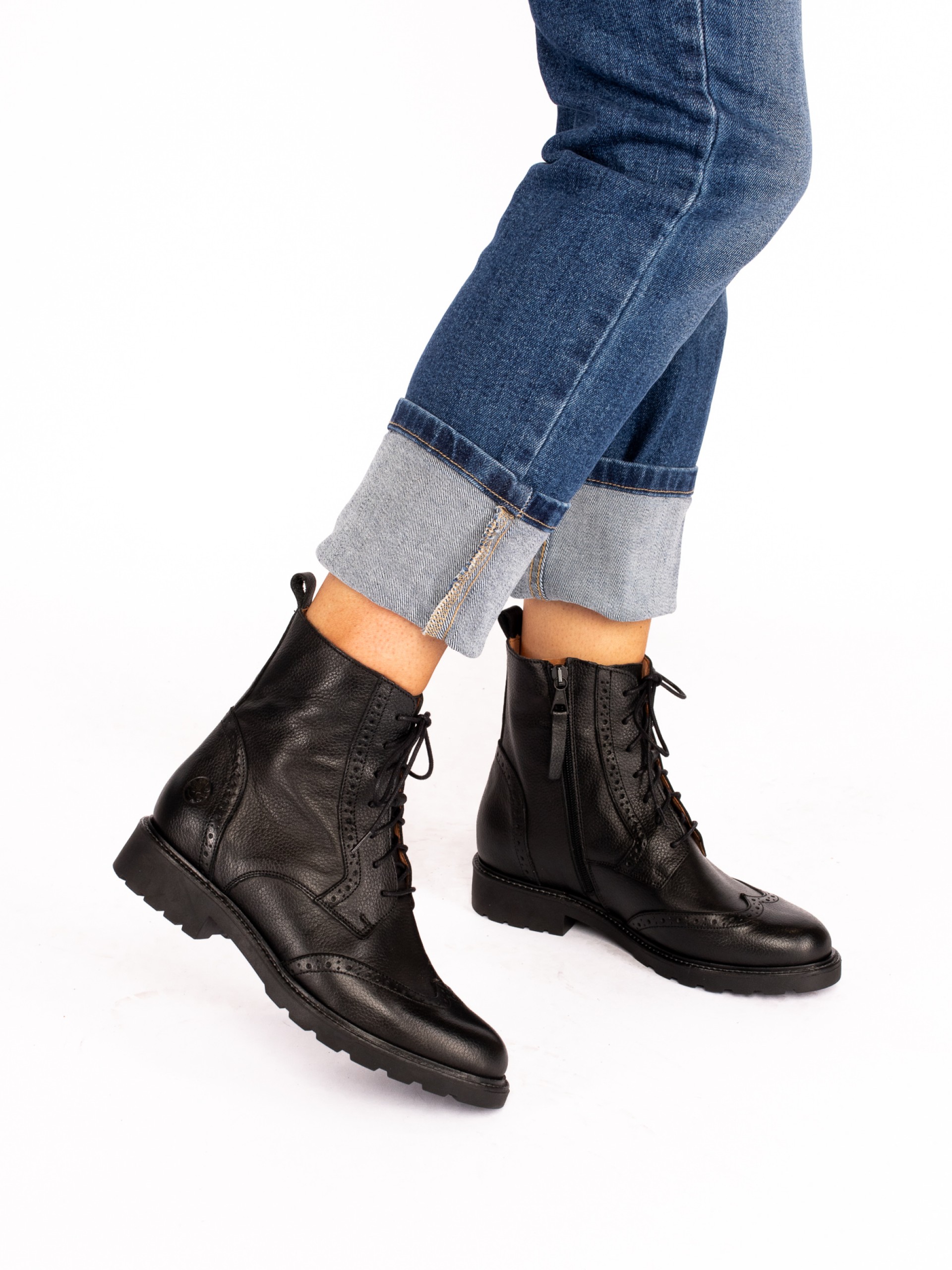 Botim Oxford
 em pele batida