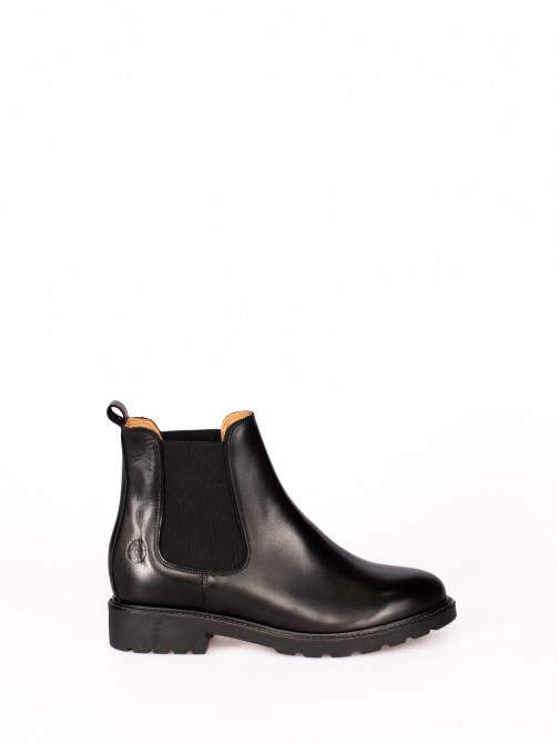 Leather Boot with Elastic