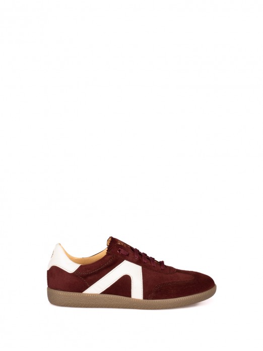 Sports Shoe in Suede