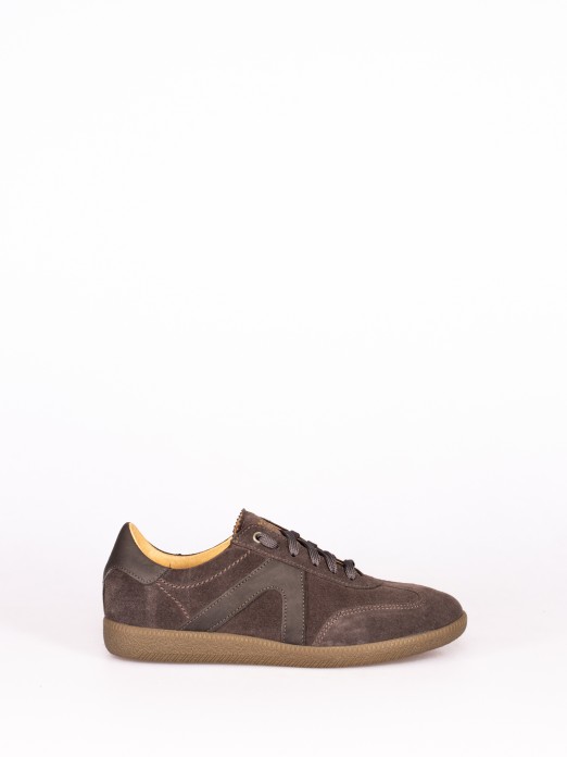 Sports Shoe in Suede