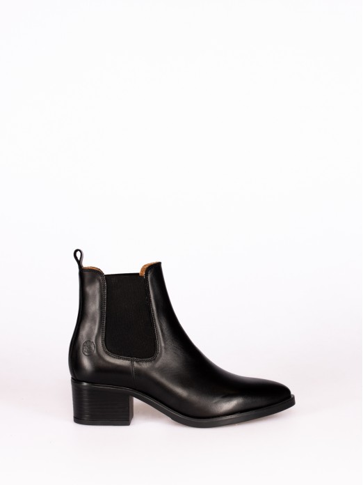 Leather Boot with Heel and Elastic