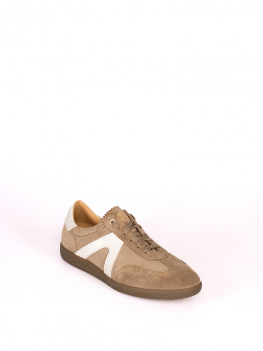 Sports Shoe in Suede