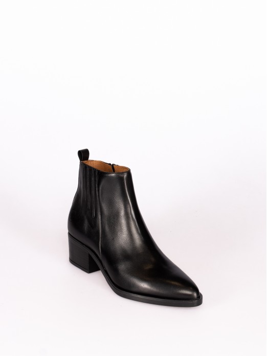 Leather Boot with Heel