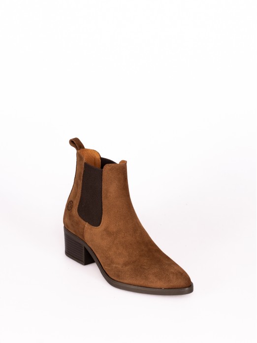 Suede Boot with Heel and Elastic