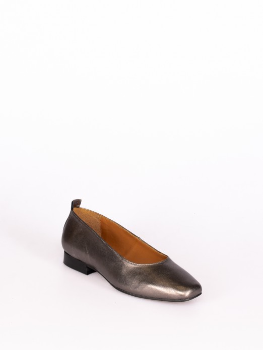 Low Heel Metallic Leather Shoes