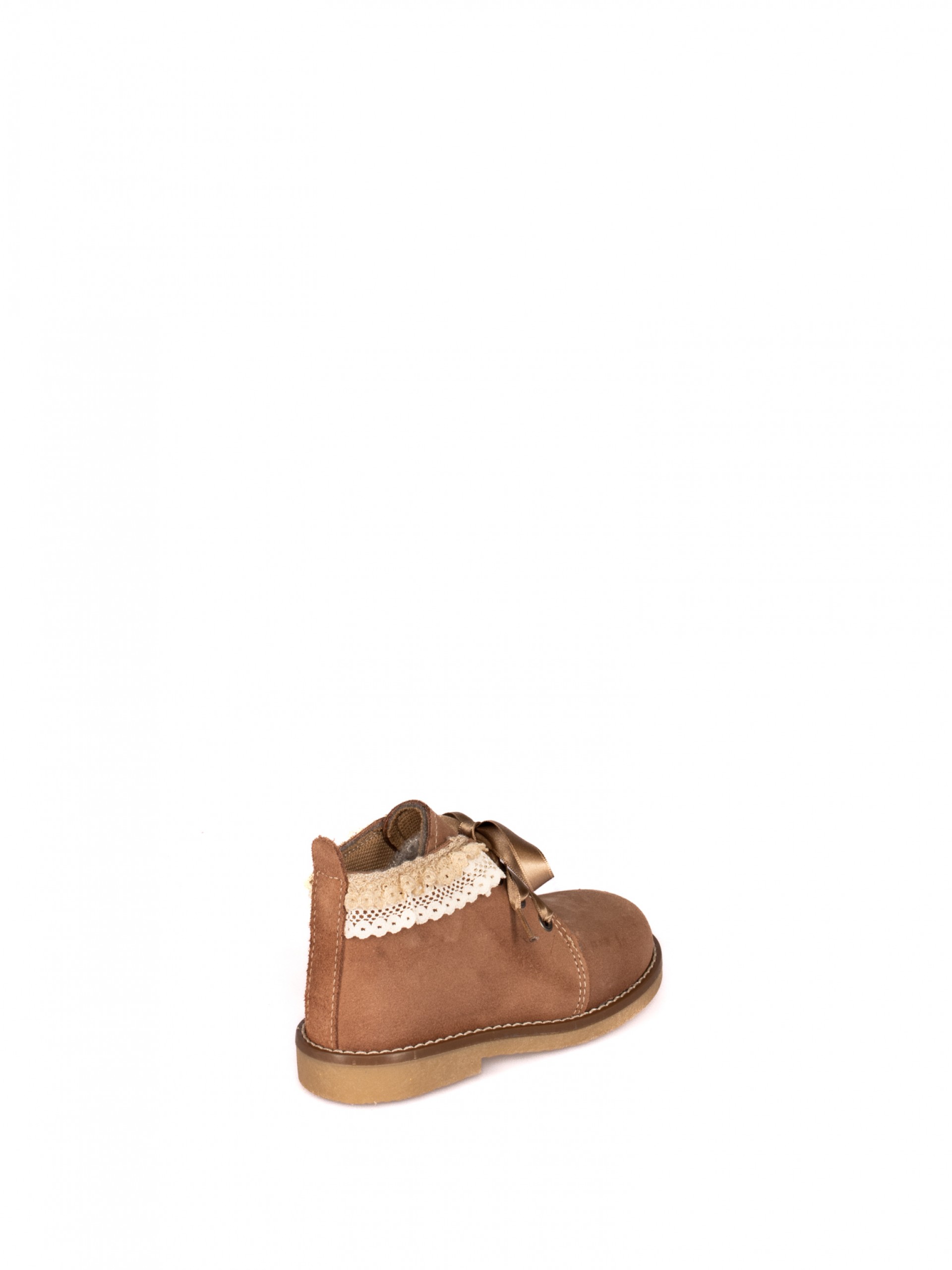 Bota em Camurça com Renda