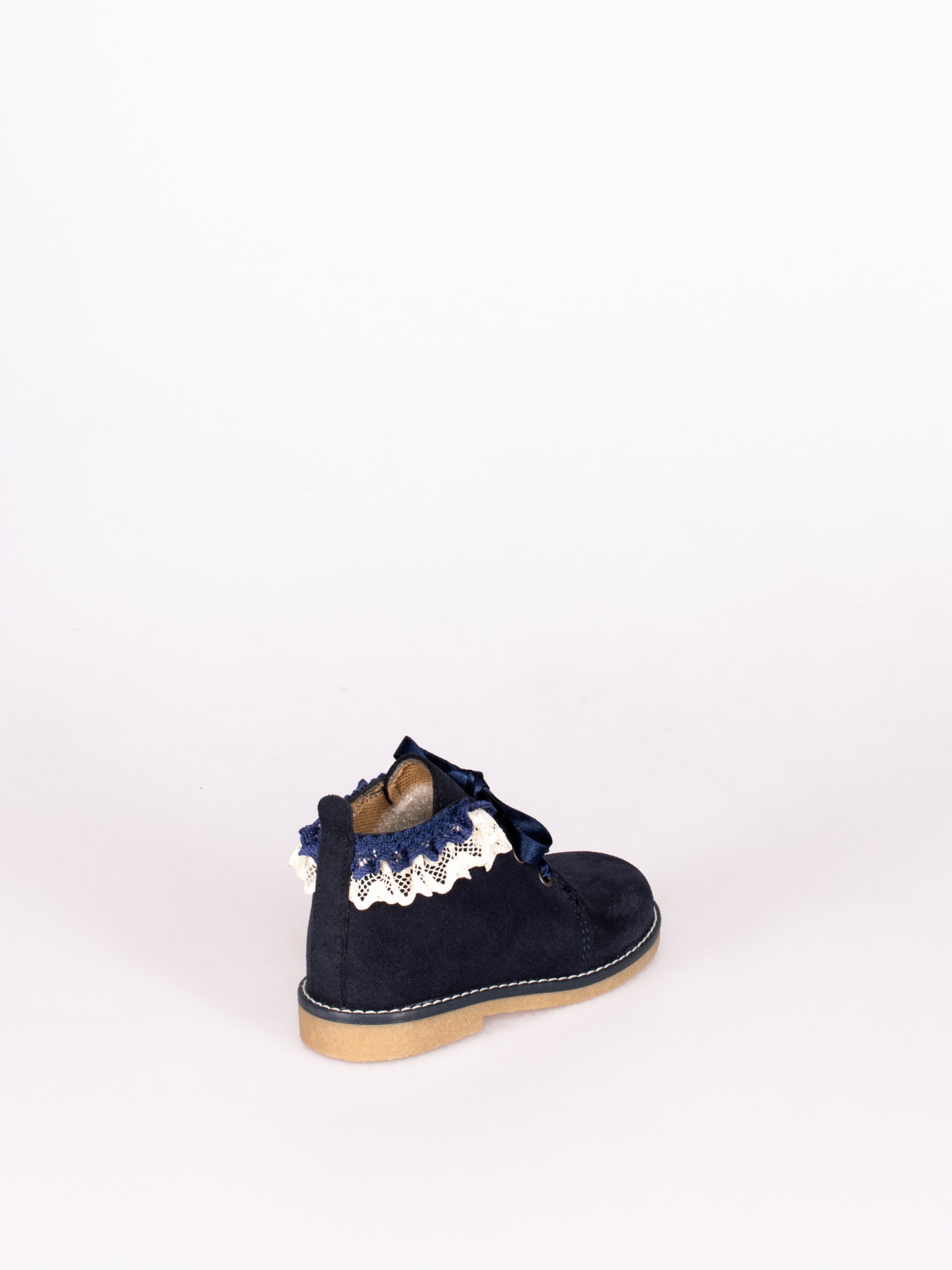 Bota em Camurça com Renda