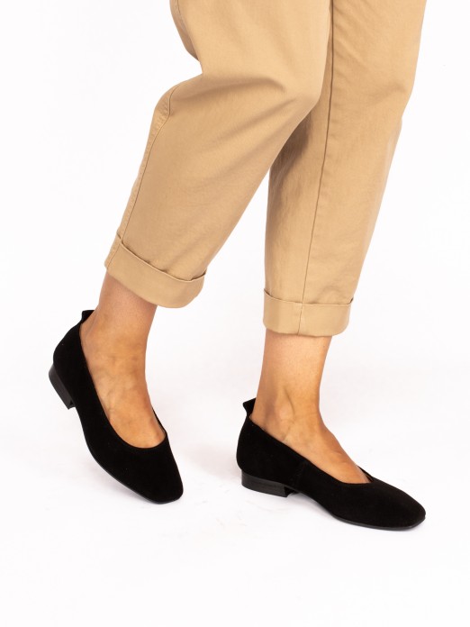 Low Heel Suede Shoes