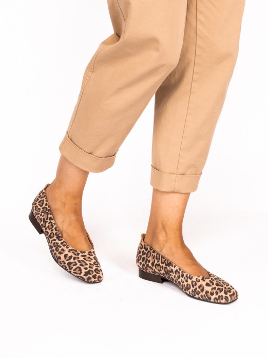 Sapato Salto Baixo em Camura Animal Print