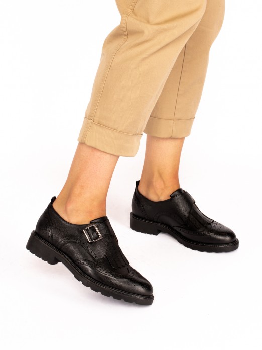 Leather Oxford Shoe with Buckle