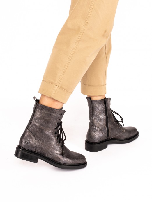 Military Boot in Metallic Leather