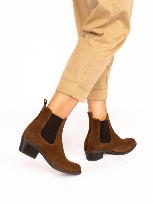 Texan Style Boot with Elastic in Suede