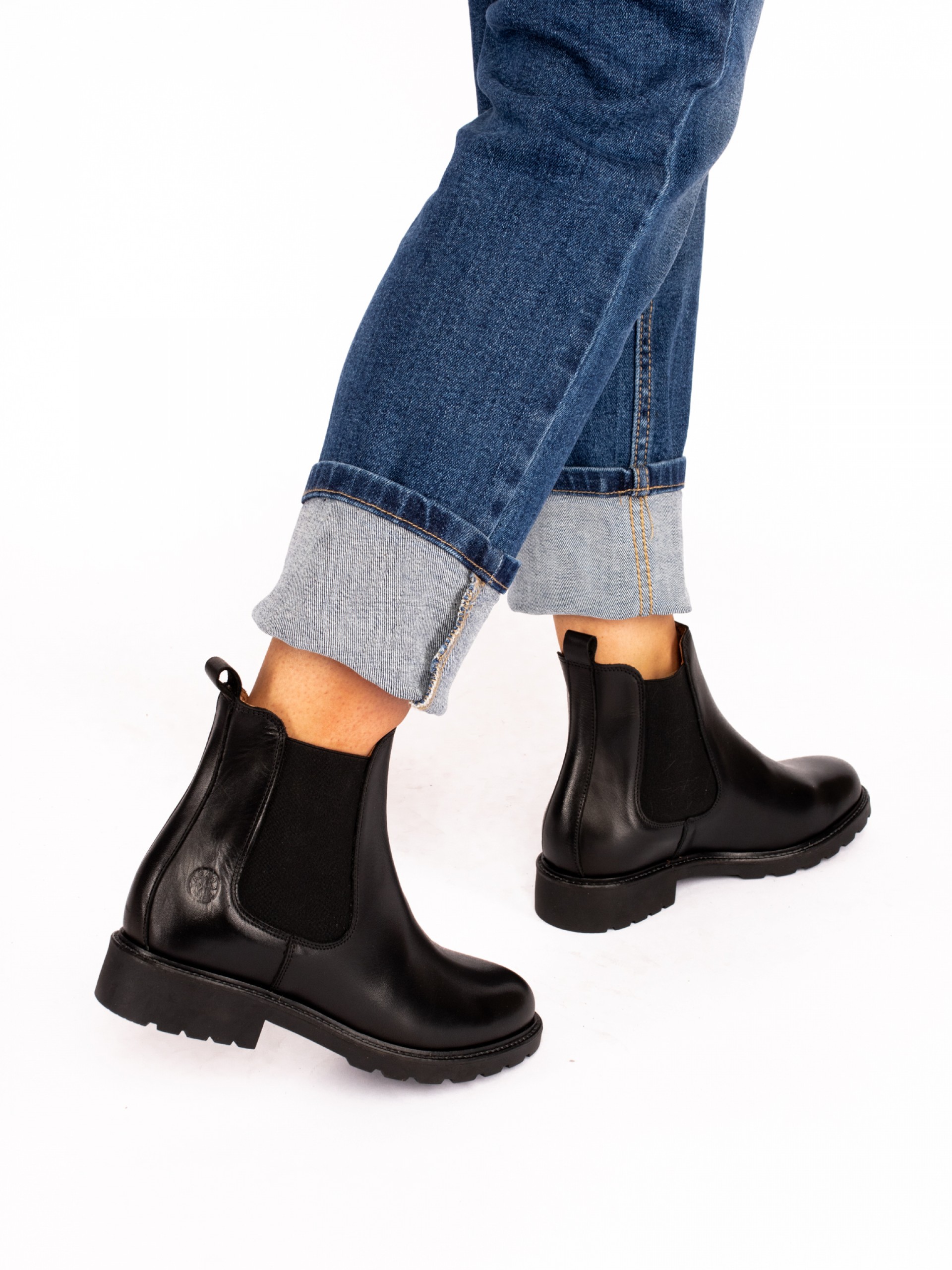 Botim em Pele com Elásticos