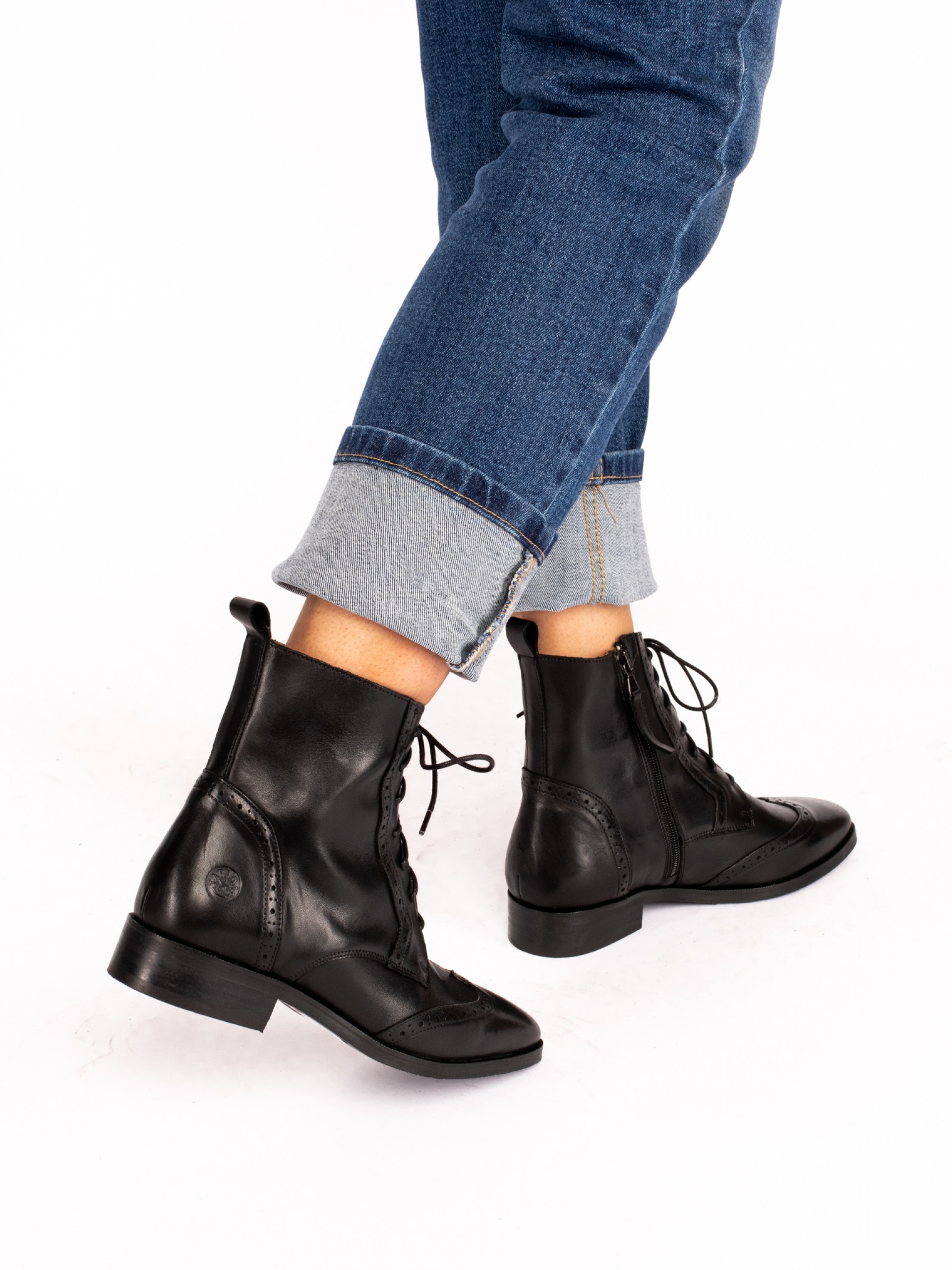 Botim Oxford em Pele