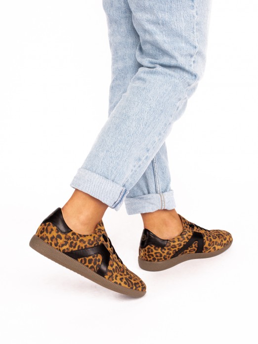 Sports Shoe in Suede with Leopard Effect