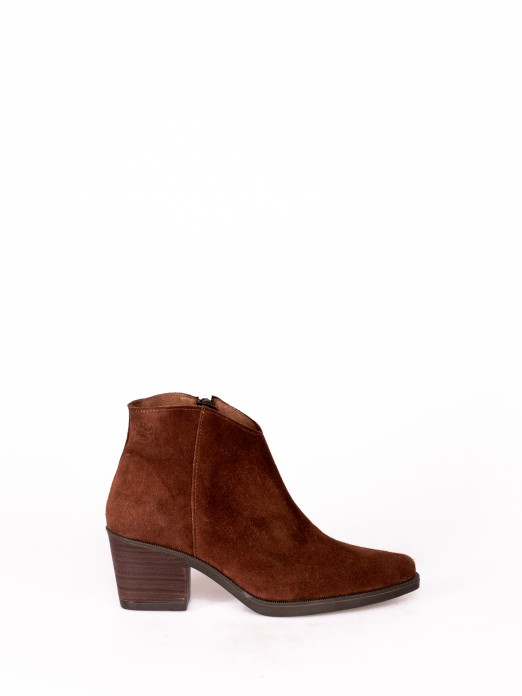 Short Ankle Boot in Suede