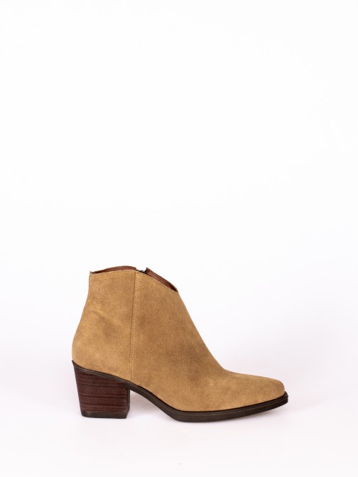 Short Ankle Boot in Suede