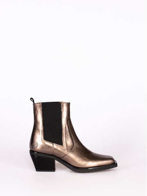 Heeled Ankle Boots with Elastic in Metallic Leathe