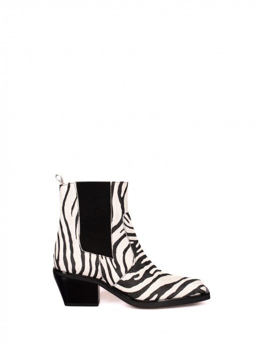 Heeled Ankle Boots with Elastic in Animal Print Su