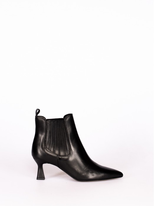 Leather Boot with Covered Elastic and Heel