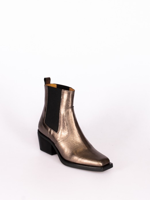 Heeled Ankle Boots with Elastic in Metallic Leathe