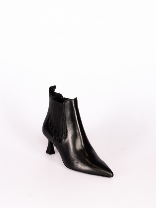 Leather Boot with Covered Elastic and Heel