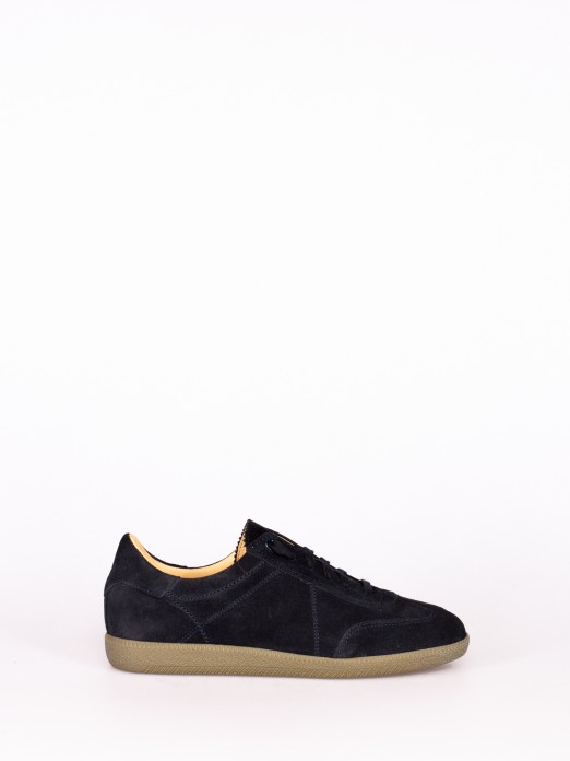 Suede Sports Shoe