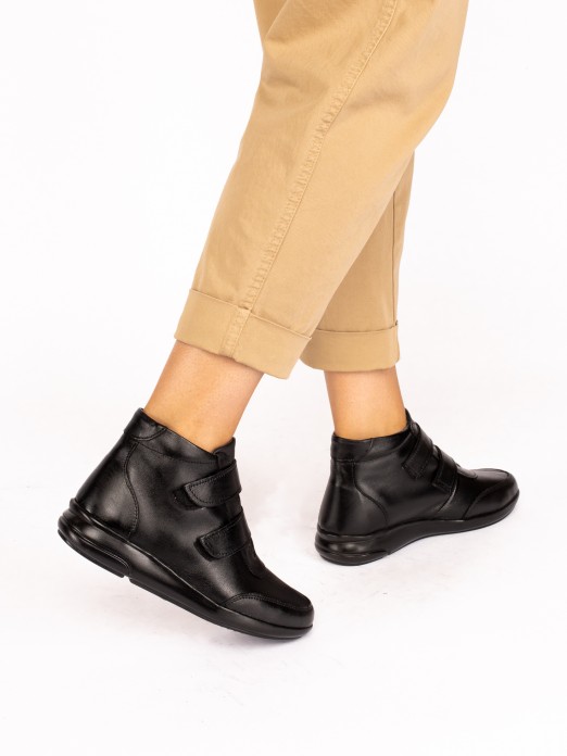 Comfort ankle boots with Velcro