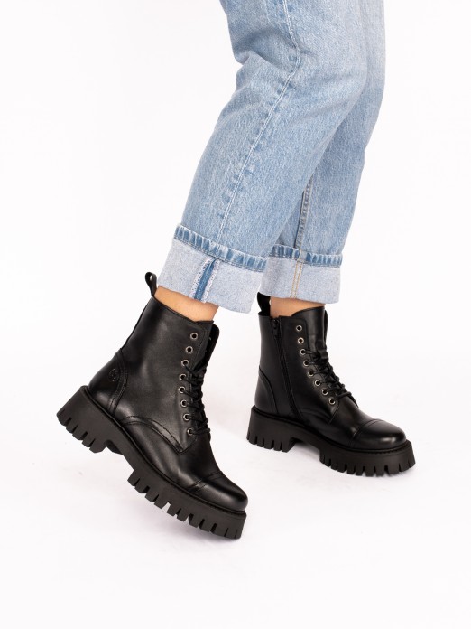 Military Boot in Leather, Structured Sole