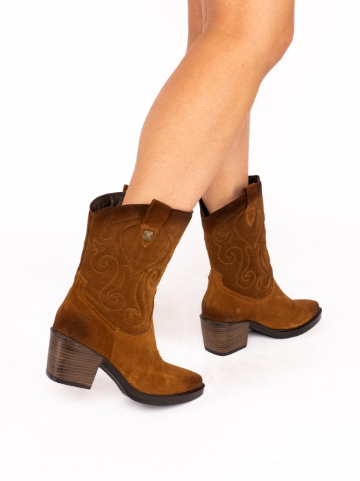 Texan Ankle Boot in Suede