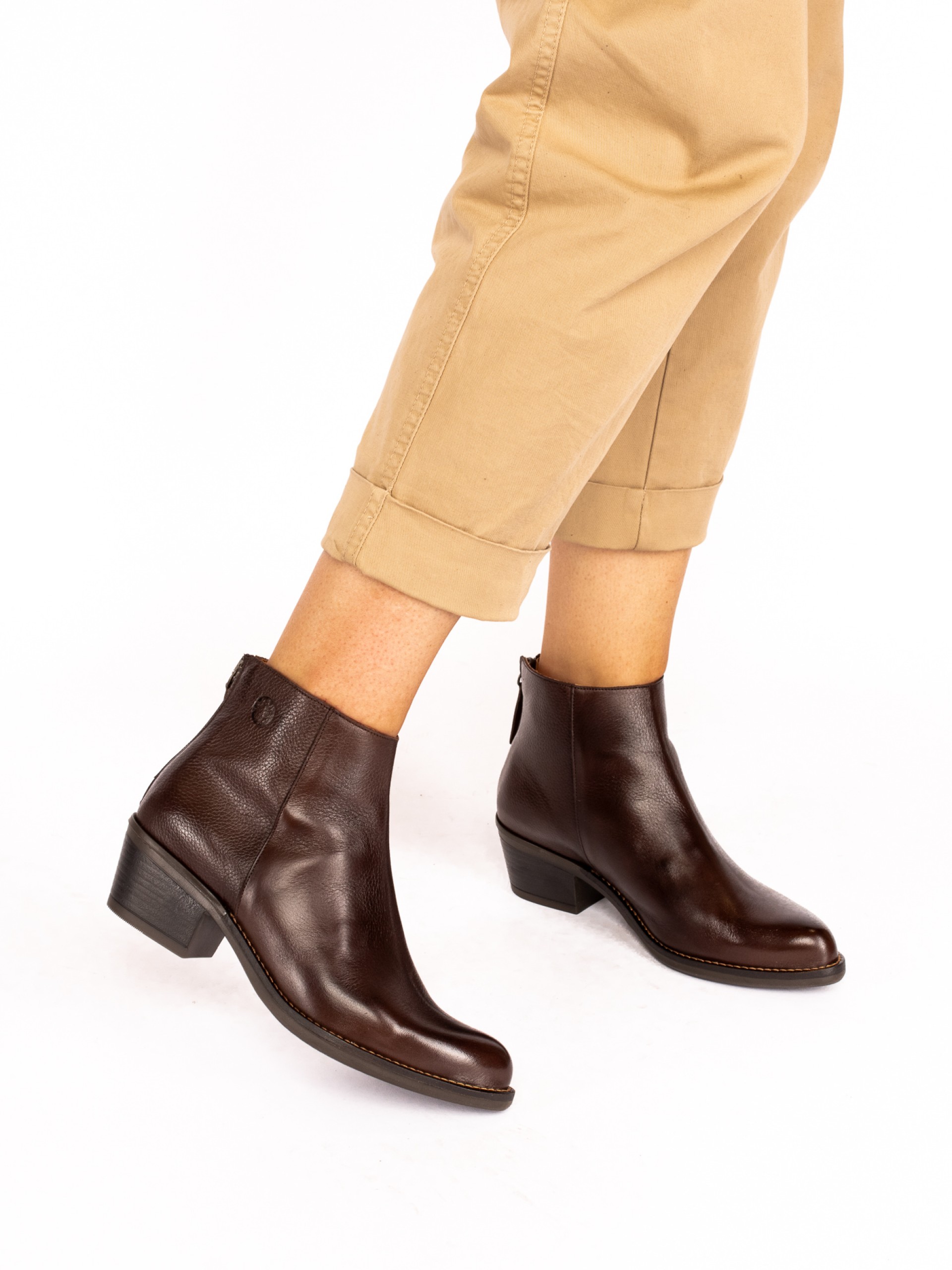 Botim Estilo Texano em Pele