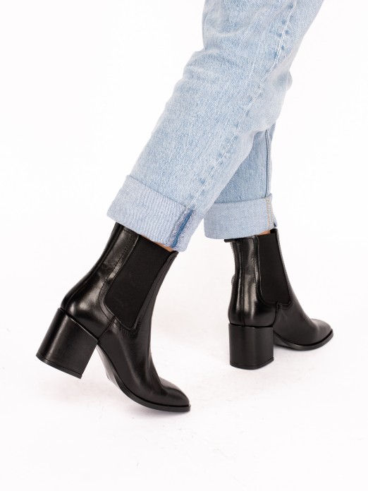 High-Heel Leather Boot with Elastic